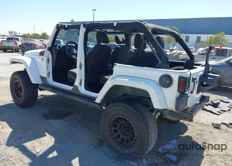 2015 Jeep Wrangler Unlimited Sahara z USA, uszkodzony, nr VIN 1C4BJWEG3FL640483